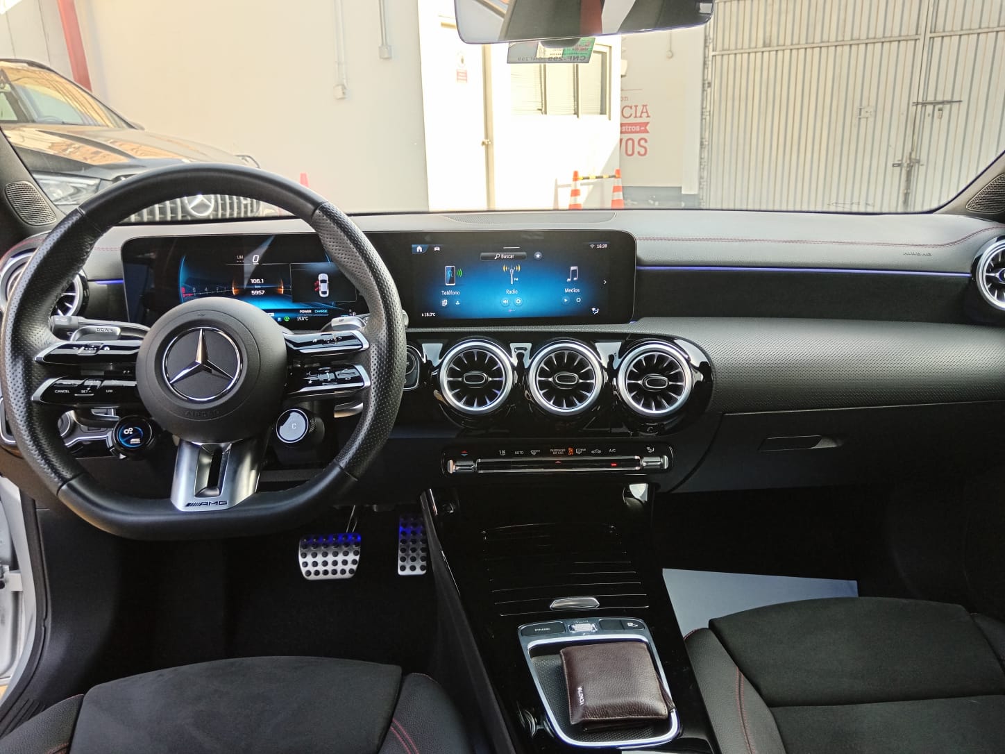 MERCEDES-BENZ CLA 35 AMG